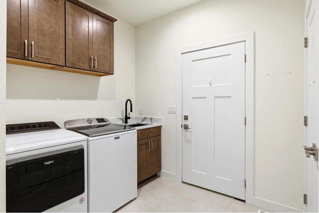 16 Prince Way, Fitchburg, WI 53711