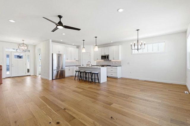 16 Prince Way, Fitchburg, WI 53711