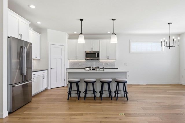 16 Prince Way, Fitchburg, WI 53711