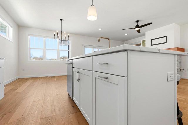 16 Prince Way, Fitchburg, WI 53711