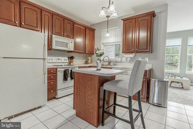 374 BRUAW DR, York, PA 17406