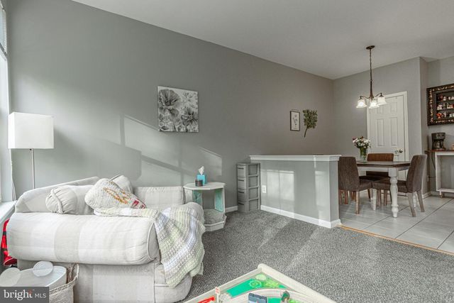 374 BRUAW DR, York, PA 17406