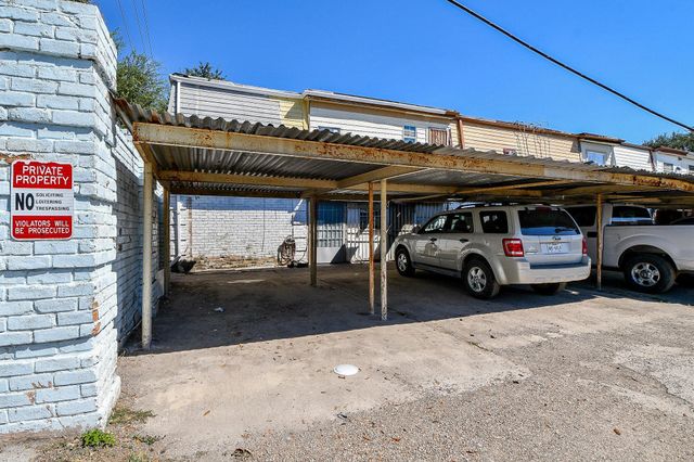 8282 Park Place Boulevard D1, Houston, TX 77017