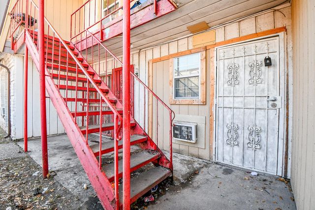 8282 Park Place Boulevard D1, Houston, TX 77017