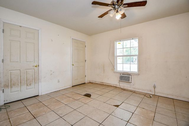 8282 Park Place Boulevard D1, Houston, TX 77017