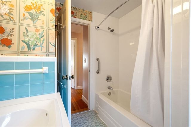 68 Westgate Road 0, Wellesley, MA 02481