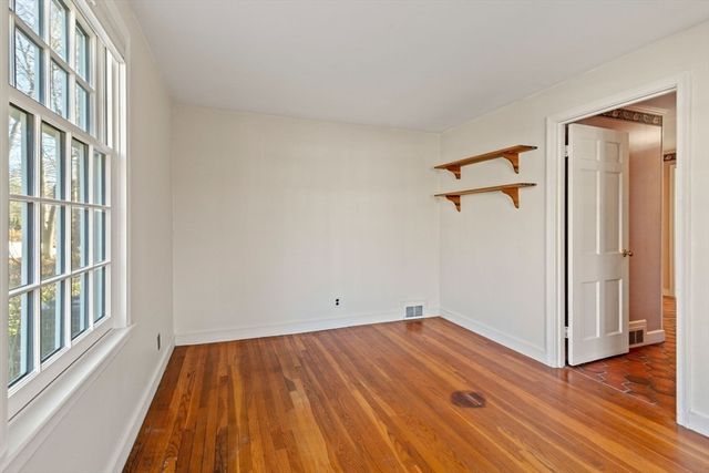 68 Westgate Road 0, Wellesley, MA 02481