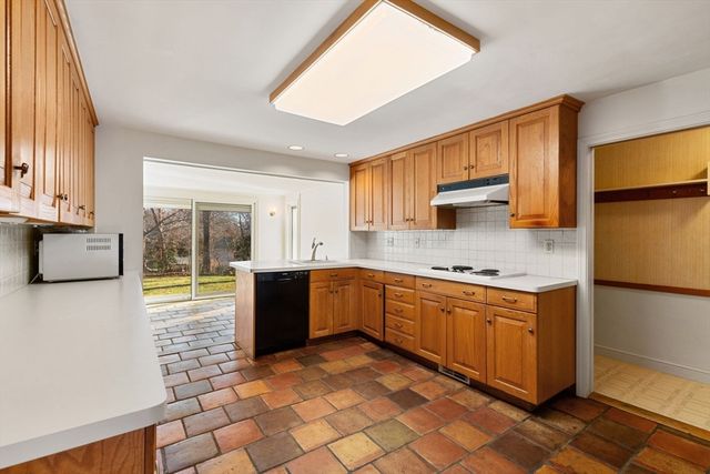 68 Westgate Road 0, Wellesley, MA 02481