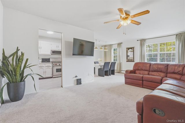 198 Doxbury Lane, Suffern, NY 10901