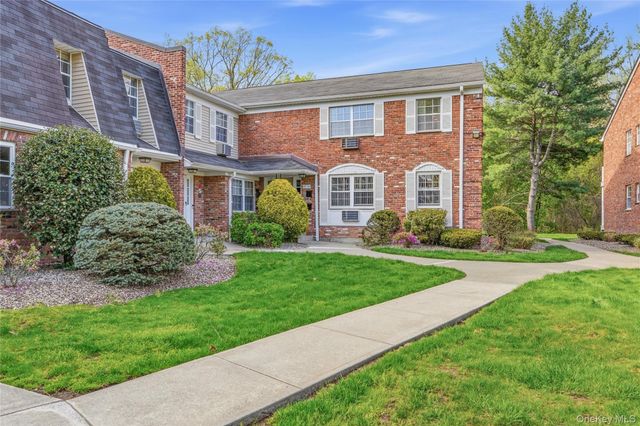 198 Doxbury Lane, Suffern, NY 10901