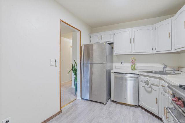 198 Doxbury Lane, Suffern, NY 10901