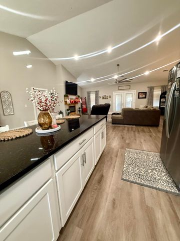 169 E Sheppard Street, Stapleton, GA 30823