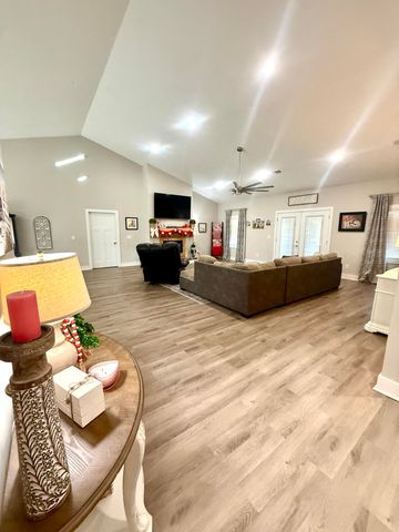 169 E Sheppard Street, Stapleton, GA 30823