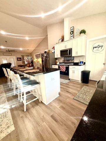 169 E Sheppard Street, Stapleton, GA 30823