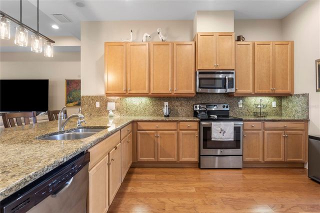 2119 SIFIELD GREENS WAY, Sun City Center, FL 33573
