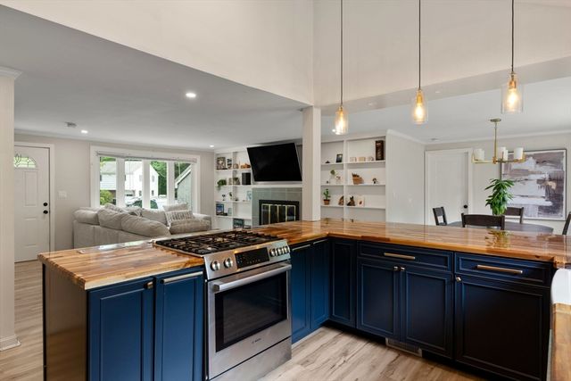 987 Pleasant St, Framingham, MA 01701