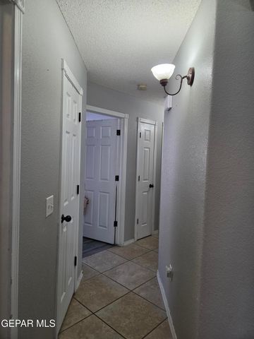 2832 TALKING ROCK Place, El Paso, TX 79938