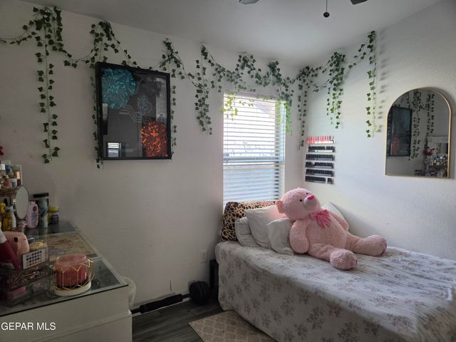 2832 TALKING ROCK Place, El Paso, TX 79938
