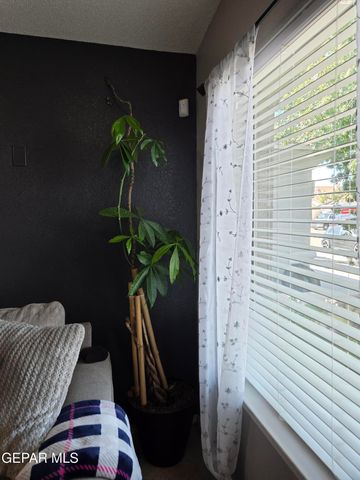2832 TALKING ROCK Place, El Paso, TX 79938