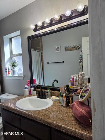 2832 TALKING ROCK Place, El Paso, TX 79938