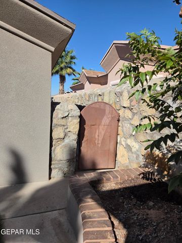 2832 TALKING ROCK Place, El Paso, TX 79938
