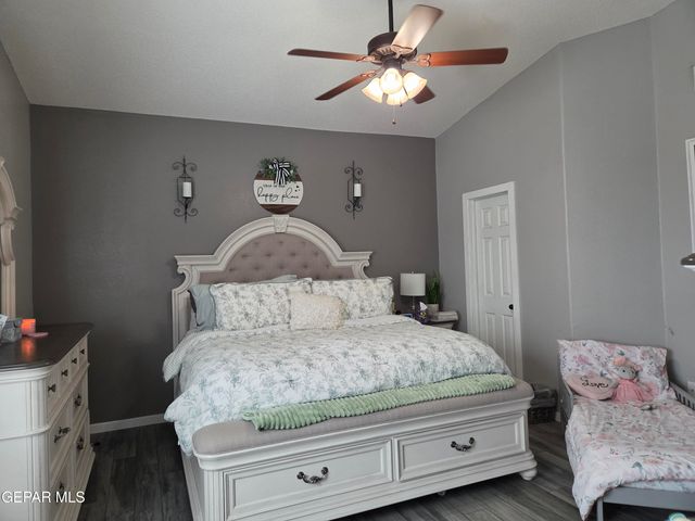2832 TALKING ROCK Place, El Paso, TX 79938