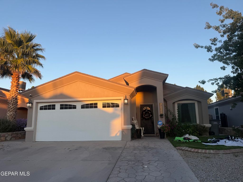 2832 TALKING ROCK Place, El Paso, TX 79938
