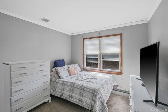 28 Shirley Street, Bohemia, NY 11716
