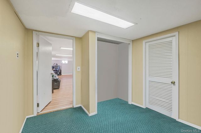 28 Shirley Street, Bohemia, NY 11716