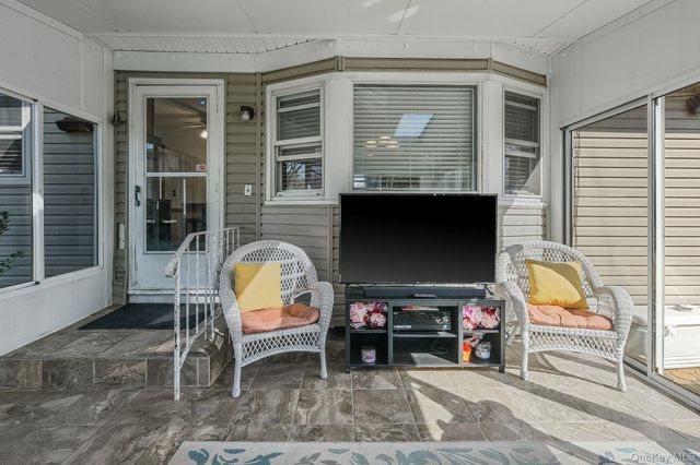28 Shirley Street, Bohemia, NY 11716