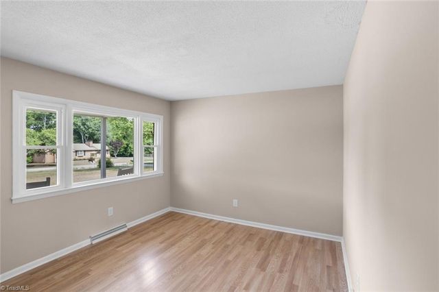 9771 Woodruff Road, Kernersville, NC 27284