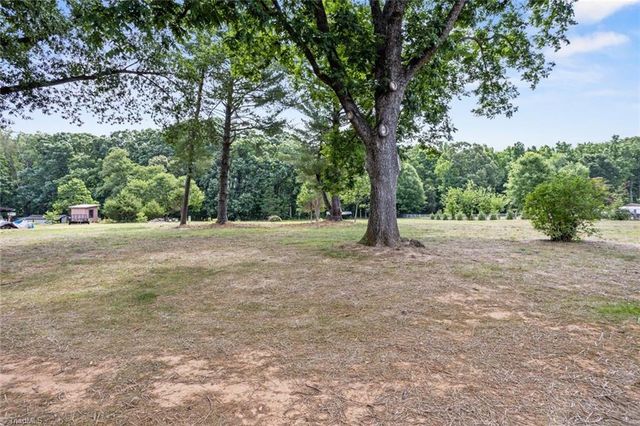 9771 Woodruff Road, Kernersville, NC 27284