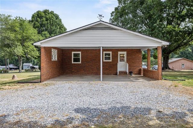 9771 Woodruff Road, Kernersville, NC 27284