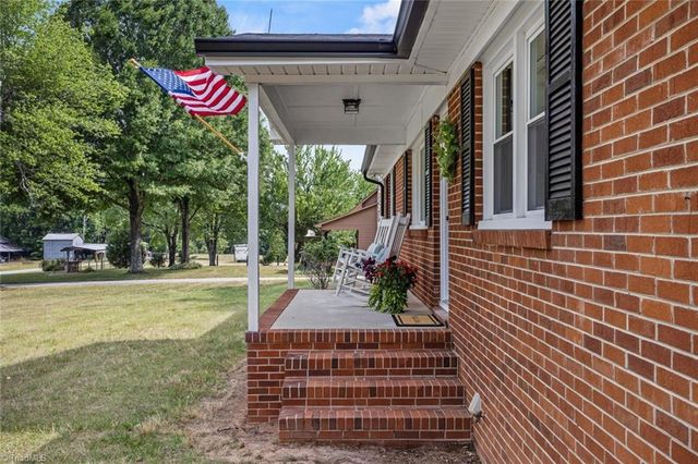 9771 Woodruff Road, Kernersville, NC 27284