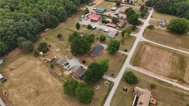 9771 Woodruff Road, Kernersville, NC 27284