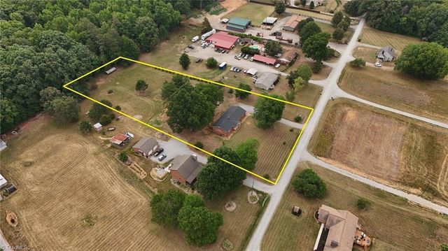 9771 Woodruff Road, Kernersville, NC 27284