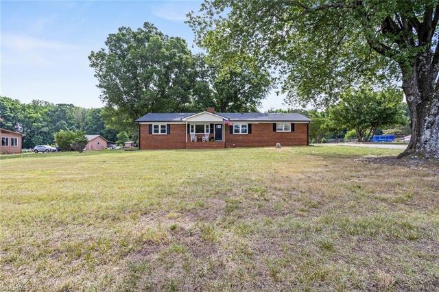 9771 Woodruff Road, Kernersville, NC 27284