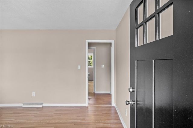 9771 Woodruff Road, Kernersville, NC 27284