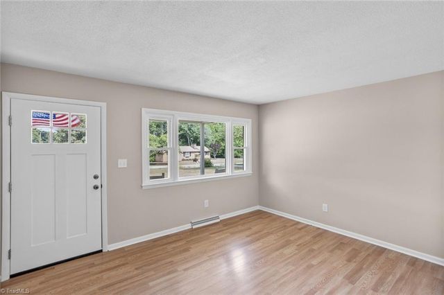 9771 Woodruff Road, Kernersville, NC 27284