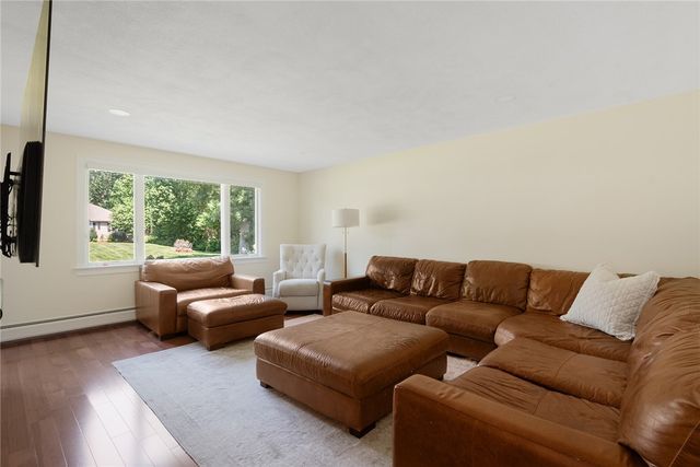 16 Lennon Road, Lincoln, RI 02865