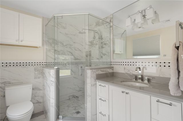 16 Lennon Road, Lincoln, RI 02865