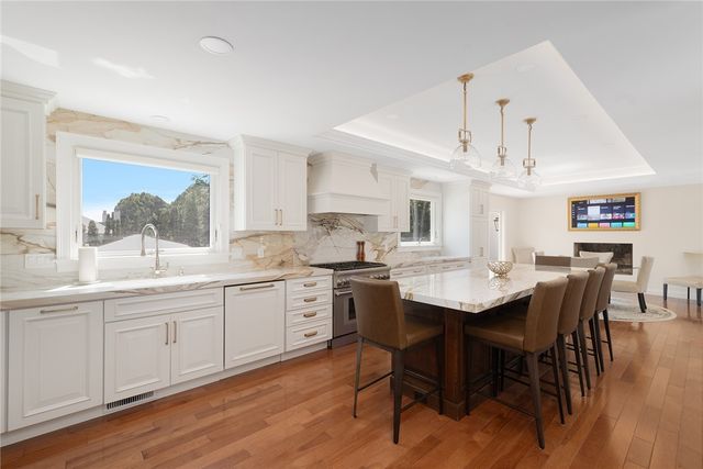16 Lennon Road, Lincoln, RI 02865