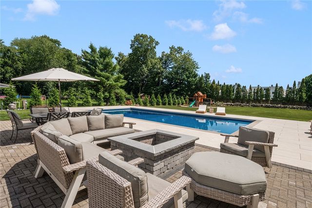 16 Lennon Road, Lincoln, RI 02865