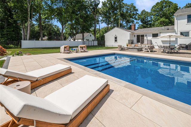 16 Lennon Road, Lincoln, RI 02865