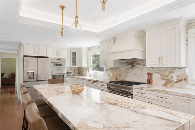 16 Lennon Road, Lincoln, RI 02865