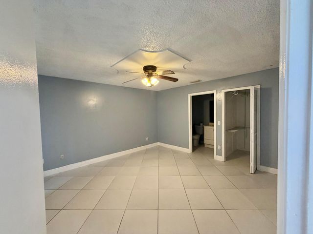 5072 Arbor Glen Circle, Lake Worth, FL 33463
