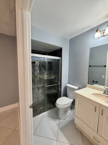 5072 Arbor Glen Circle, Lake Worth, FL 33463