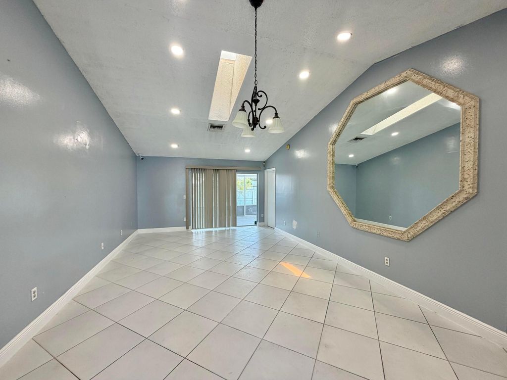 5072 Arbor Glen Circle, Lake Worth, FL 33463