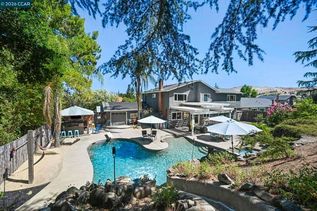 139 Mt Everest Ct, Clayton, CA 94517