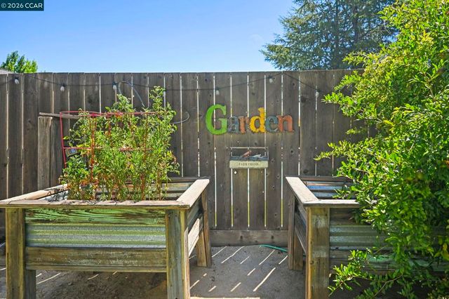 139 Mt Everest Ct, Clayton, CA 94517
